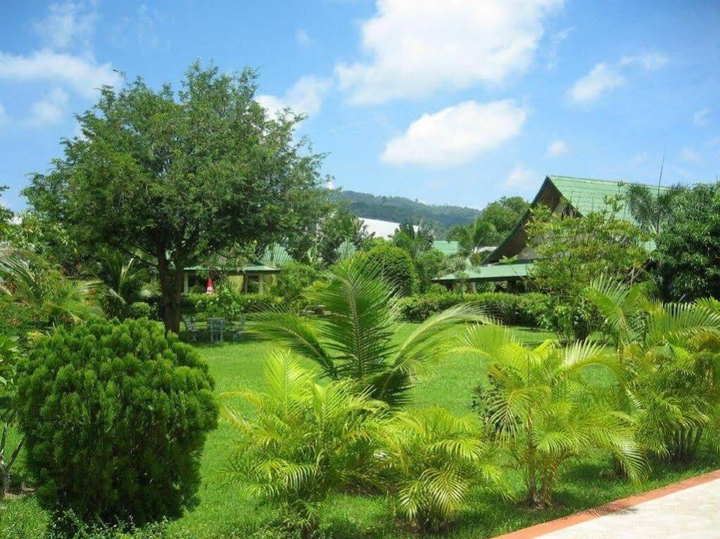Tuna Resort Rawai Esterno foto